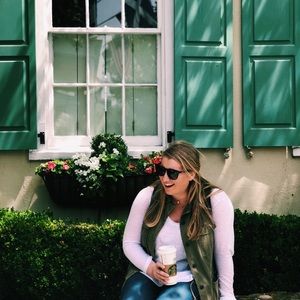 Meet your Posher, Alayne